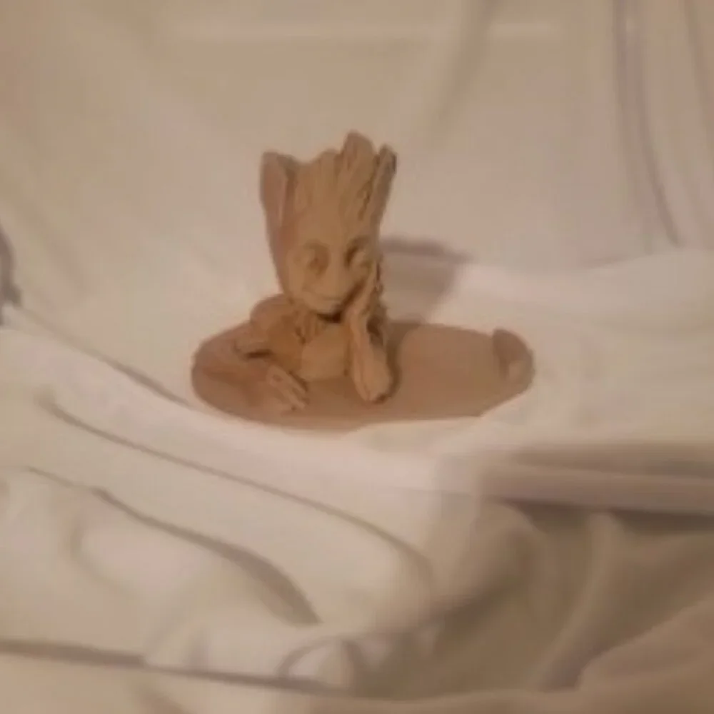 Groot Smartphone Holder w/ Storage – 3D Printed Desk Organizer